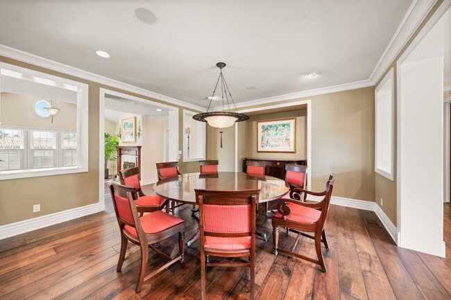 Foto del edificio - 14901 La Cumbre Dr