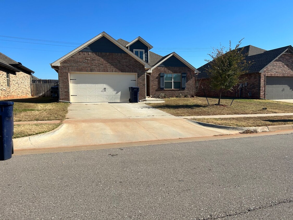 Primary Photo - 4 Bedroom Home in Edmond