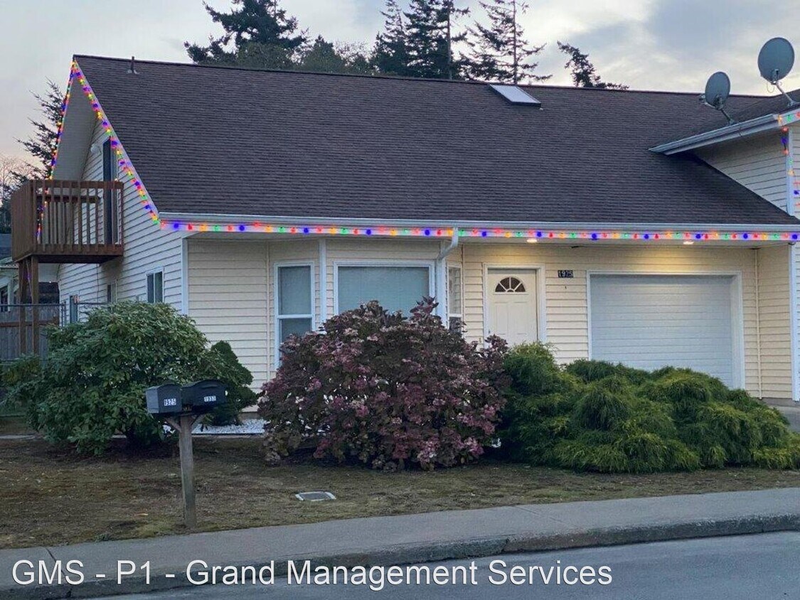 3 br, 2 bath House 1925 16th Street House for Rent in North Bend