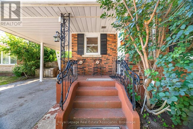 Building Photo - 319 Grantham Ave