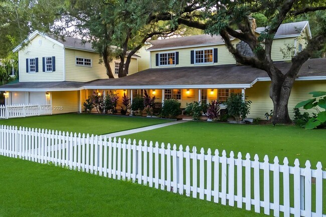 Foto del edificio - 2221 SW 28th Way