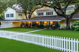 Building Photo - 2221 SW 28th Way