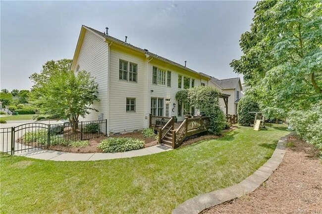 Foto del edificio - 2531 Arden Gate Ln