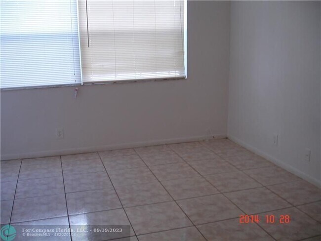 Foto del edificio - 4295 NW 114th Terrace