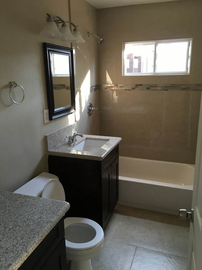 Building Photo - SINGLE STORY IN HENDERSON!