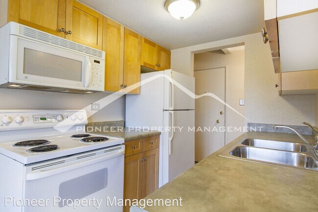 Foto del edificio - 1 br, 1 bath House - 200 Pearl St #302