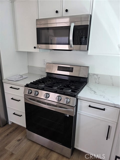 Foto del edificio - 6130 Hazeltine Ave