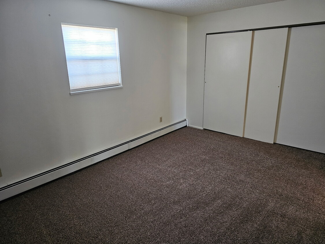Building Photo - 254 N Mulberry St