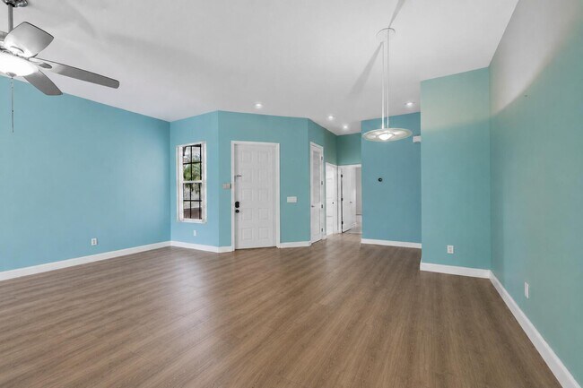 Foto del edificio - 546 SW New Castle Cove
