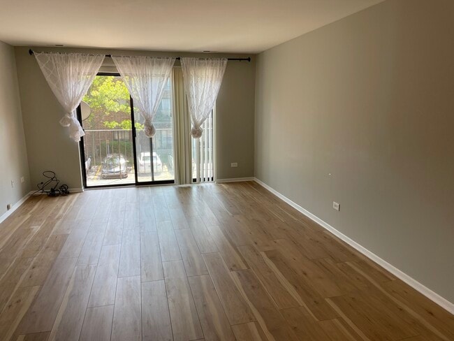 Building Photo - 1002 Castilian Ct