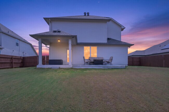 Foto del edificio - 6508 McGregor Loop
