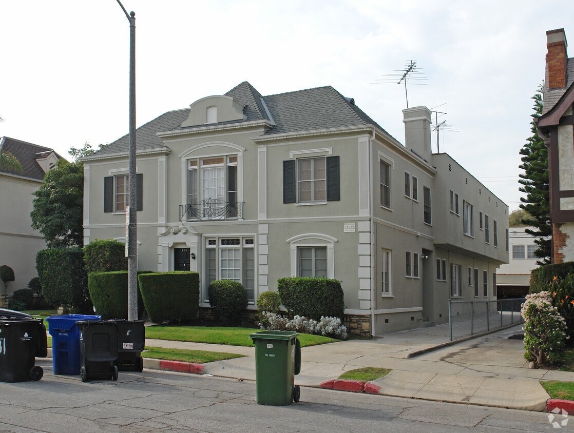 Building Photo - 631 S Detroit St