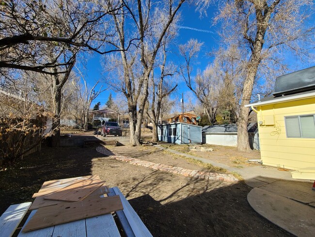 Building Photo - Historic 3 Bedroom West Side Home