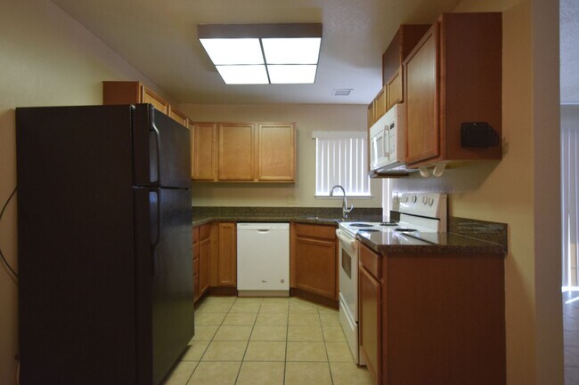 Foto del edificio - Cozy single story condo close to the commu...