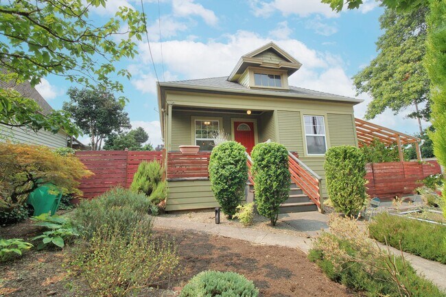 Building Photo - 1415 NE 74th Ave