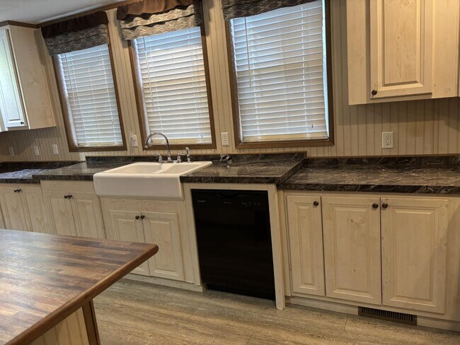 Foto del edificio - 2271 Beaver Dam Rd