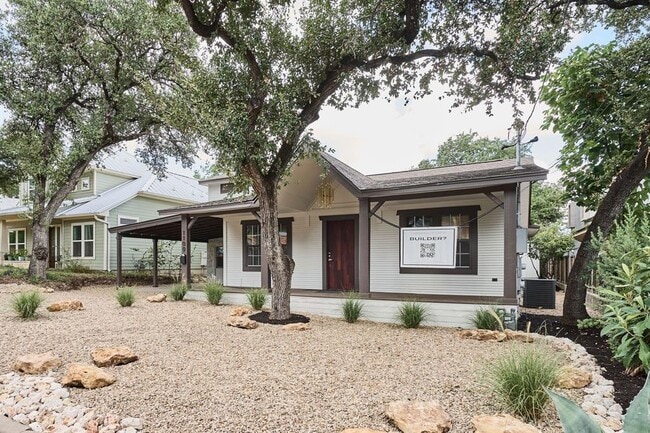 Building Photo - 1100 S 5th St