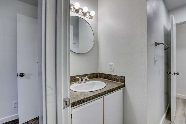 Building Photo - Maple Grove Apartments