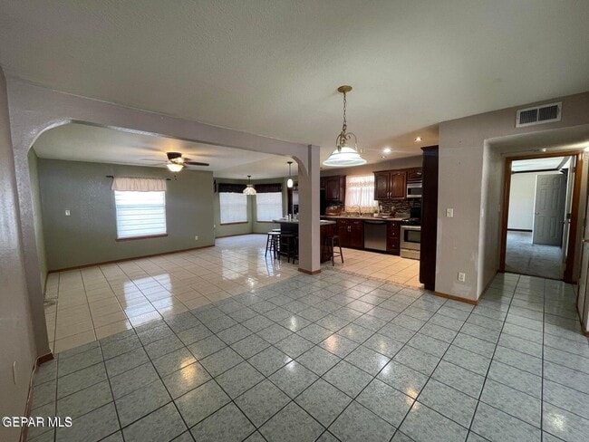 Building Photo - 808 Merriman Dr
