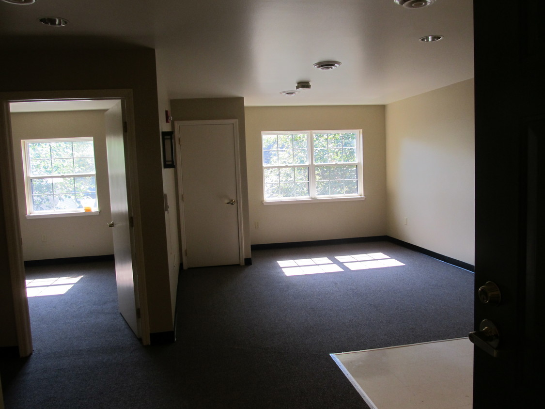 Primary Photo - Elizabeth Harvey Apartments