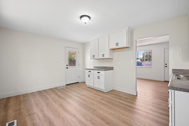 Foto del edificio - 1 Lakeland Ct