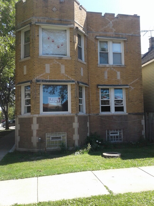 Building Photo - 2417 W 52nd St