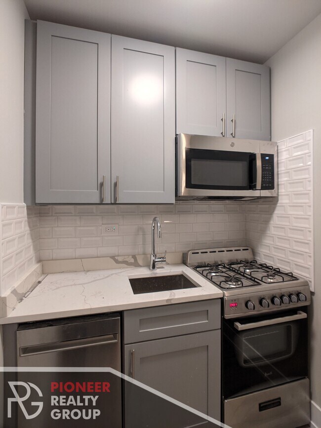 Foto del edificio - 515 W Belmont Ave