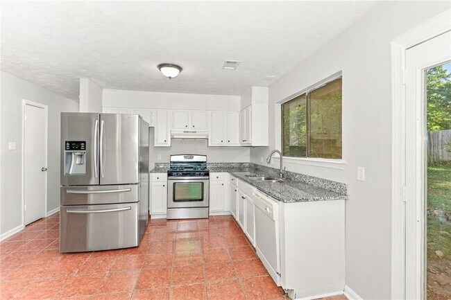 Foto del edificio - 596 Crestmont Ct