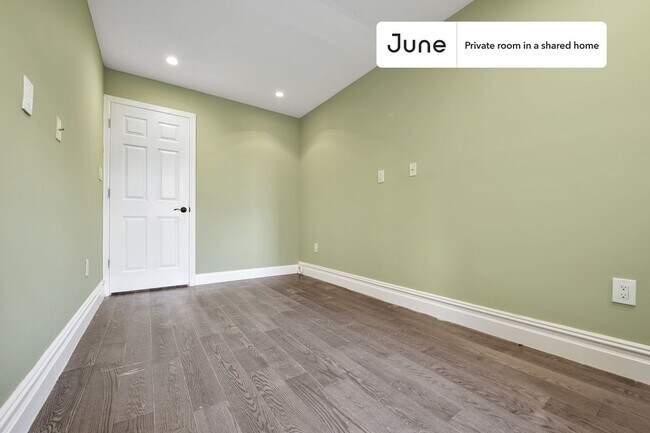 Foto del edificio - Room in Shared 3 bed/1 bath home