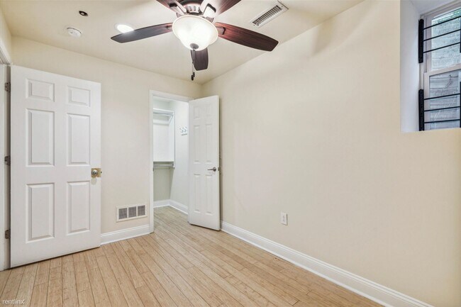 Foto del edificio - 4 br, 3 bath Triplex - 2129 N 17TH ST Unit...