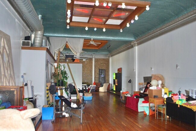 Foto del edificio - 1621 N Kedzie Ave
