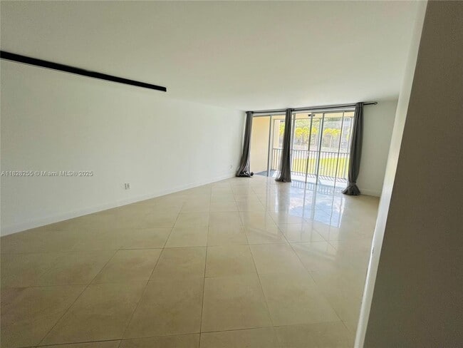 Foto del edificio - 1750 NE 191st St