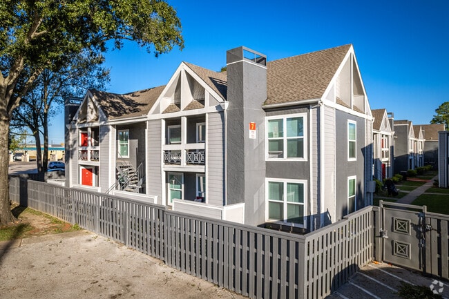 10950 Briar Forest Dr - Linara