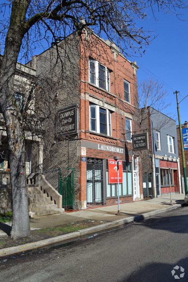Building Photo - 2526 N California Ave
