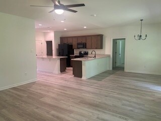 Foto del edificio - 41381 Rosewood Ln