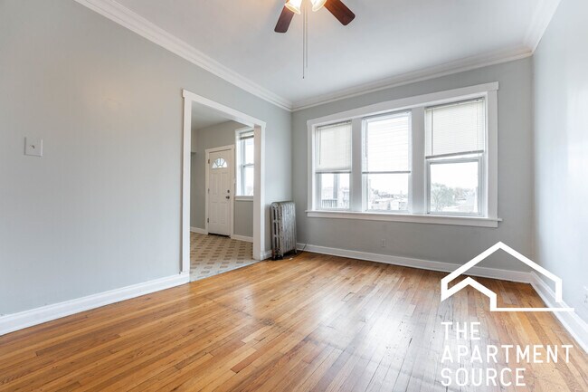 Living Room - 3240 W Sunnyside Ave