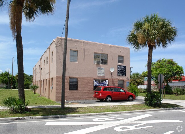 Foto del edificio - 1017 Palm Beach Lakes Blvd.