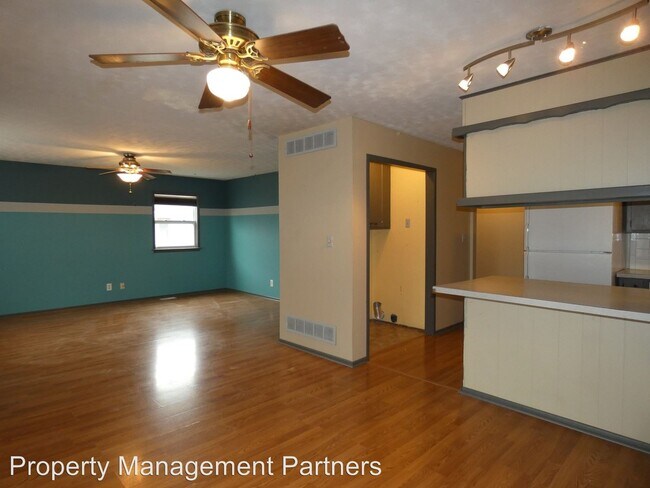 Building Photo - 3 br, 1.5 bath House - 1910 W Greenfield
