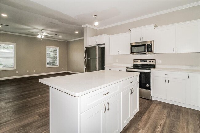 Building Photo - 5430 Rose Ave