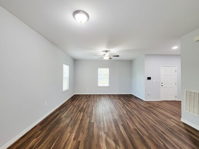 Foto del edificio - 3201 J P Davis Ave