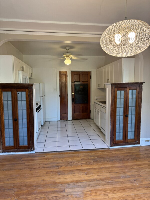Foto del edificio - 3456 N Oakland Ave