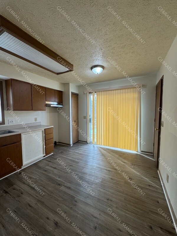 Foto del edificio - 12221 Walter St