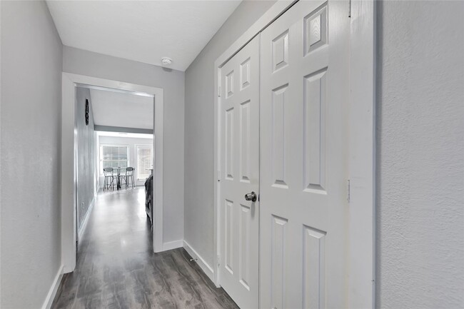 Building Photo - 15710 Sea Lark Rd