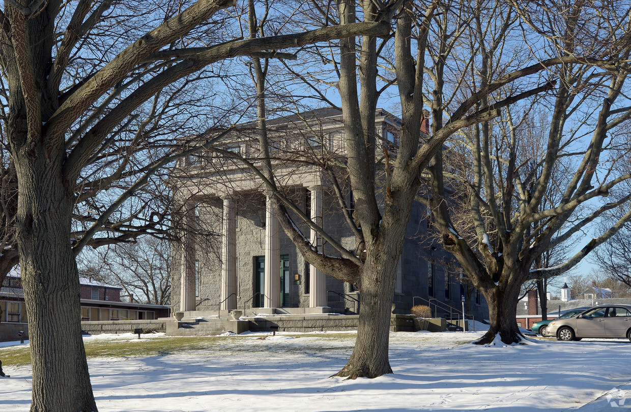 Fachada del edificio - Grinnell Mansion Congregate Housing