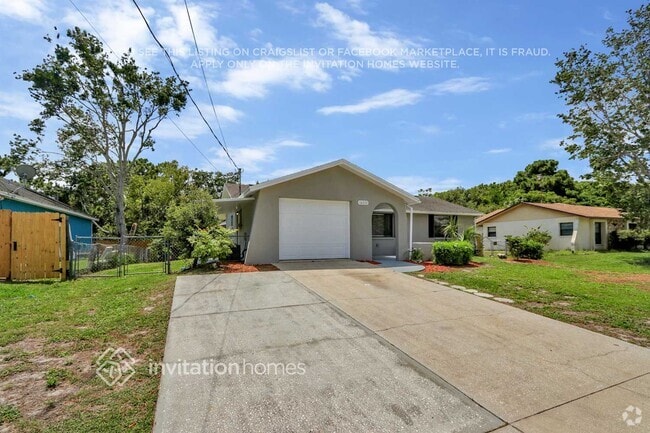 Building Photo - 16033 Villa Dr