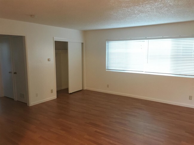 Foto del edificio - 1230 McMinn Ave