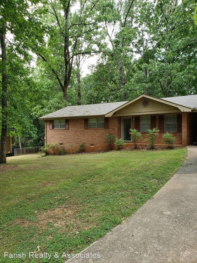 Primary Photo - 3 br, 2 bath House - 4976 Oakdale Dr