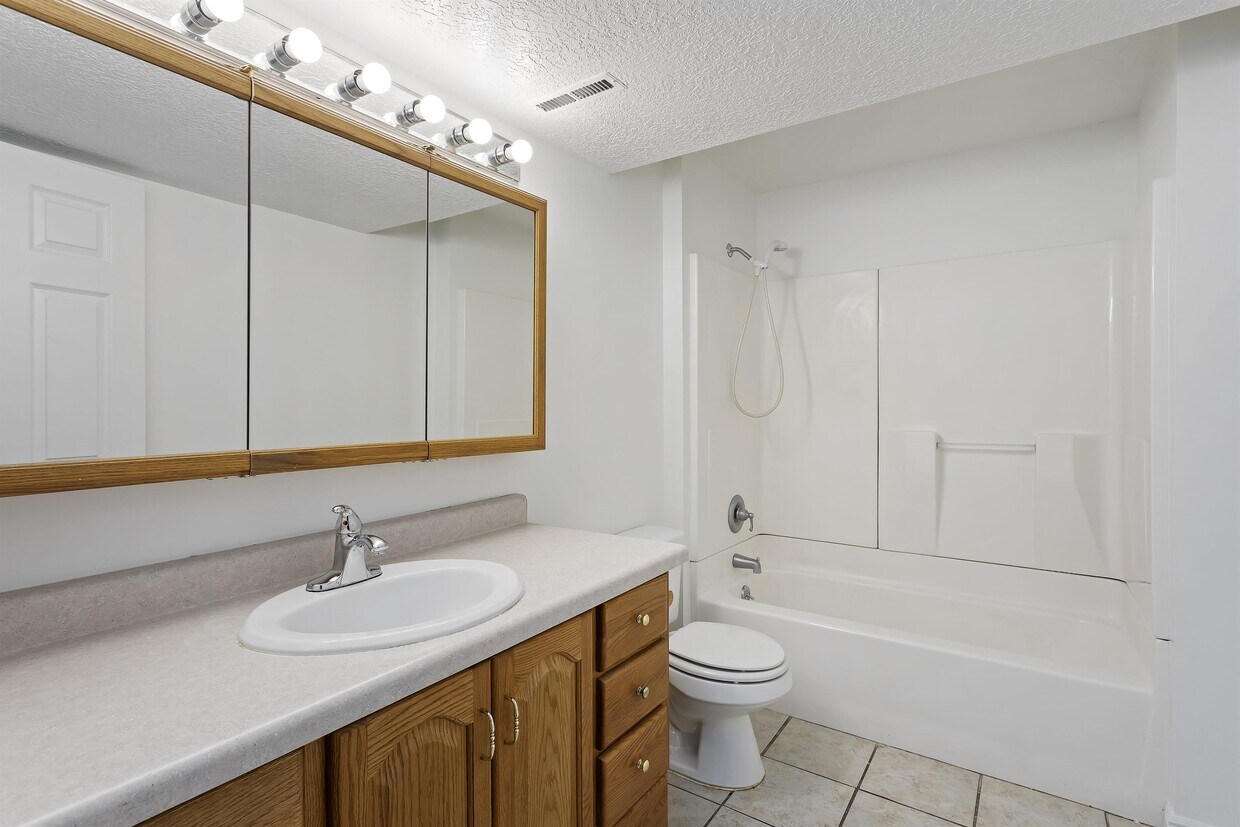 Foto principal - 2367 N 2350 E