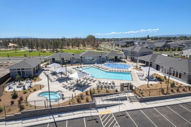 Building Photo - POOL & Clubhouse! 3 Bdrm, 2.5 Bath 1450 sq ft Townhouse, All Appliances, Gas Heat & A/C, Pet OK, ...