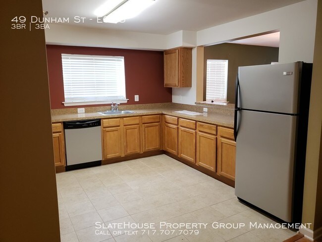 Building Photo - Beautiful 3 Bedroom / 2.5 Bathroom